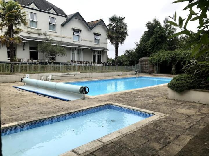 Self-Catering Studio In Beautiful ชาร์มัธ ภายนอก รูปภาพ