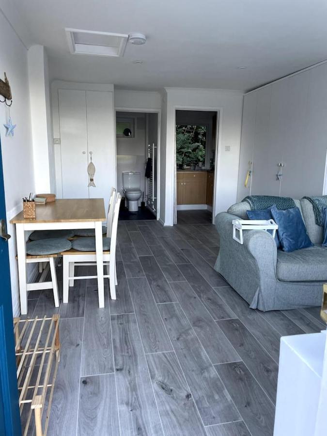 Self-Catering Studio In Beautiful ชาร์มัธ ภายนอก รูปภาพ